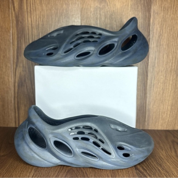 🔥🔥🔥Adidas Yeezy Foam RNNR Runner Mineral Blue Men 2021 Shoes Size: 12 🔥🔥🔥 - Picture 1 of 10